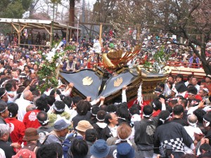 糸魚川けんか祭り　けんか神輿