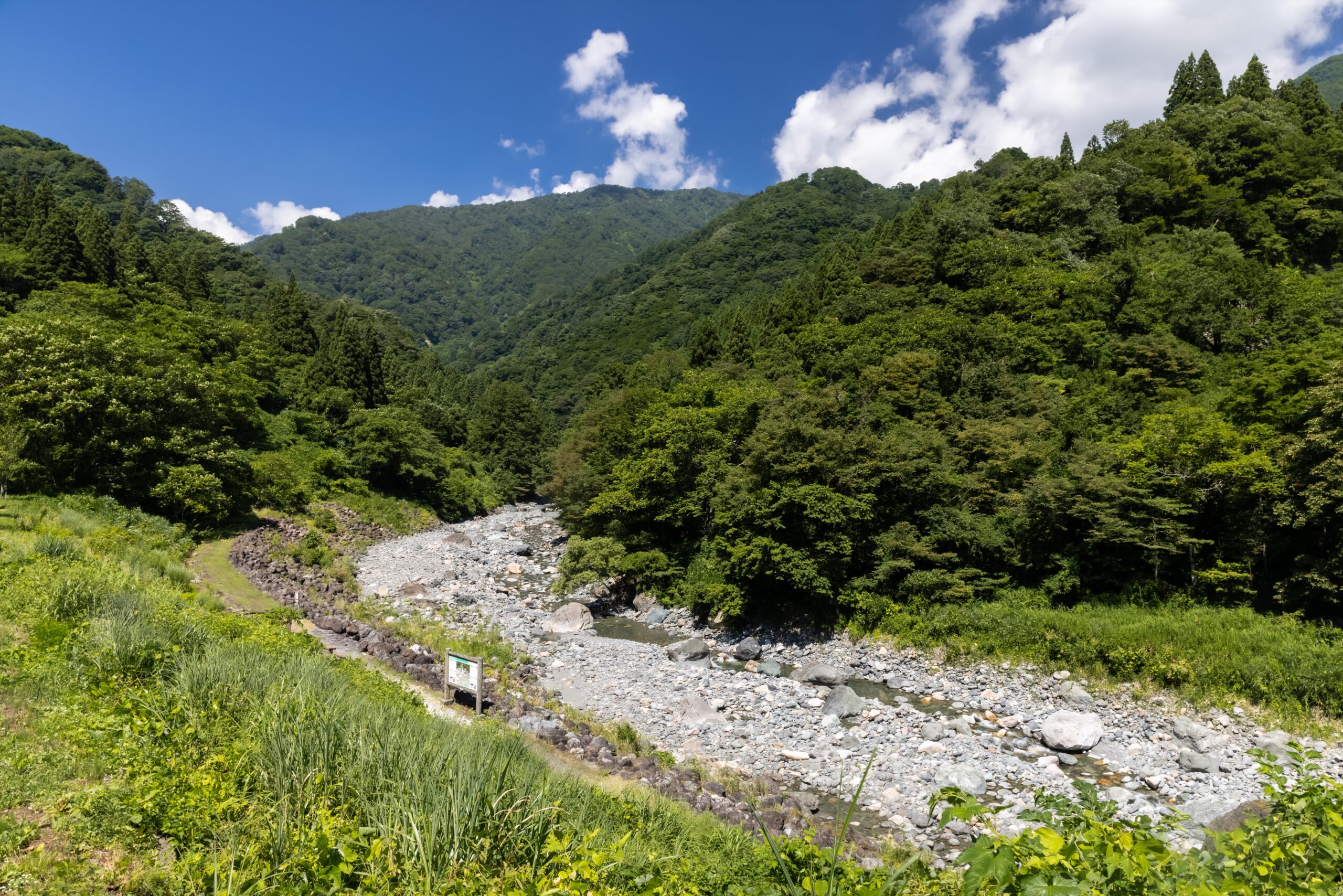 石のまちでヒスイを探そう！ - 糸魚川の楽しみ方｜糸魚川観光ガイド